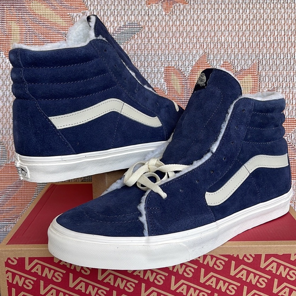 Vans WMNS Sk8-Hi
Cozy Hug Parisian Night
VN0005U9JDU
Sneakers